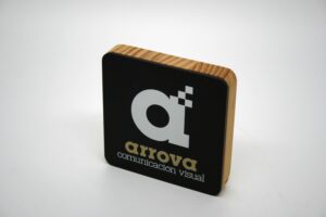 Taco de madera con metacrilato impreso - Imagen 3