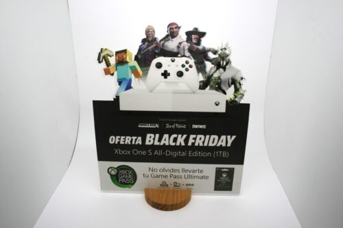 Display en PVC fresado con base de madera