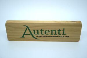 Display en madera con impresión digital rectangular
